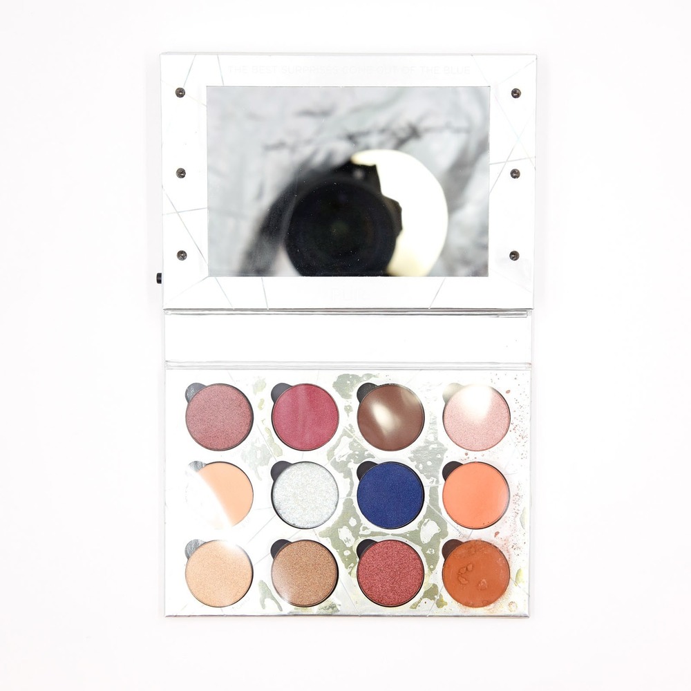 PUR - Out of the Blue - Light Up Vanity Eyeshadow Palette
